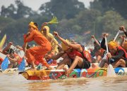 Pacu Jalur Riau Viral: Demam Tarian Dikha Sedot Wisatawan Domestik & Mancanegara