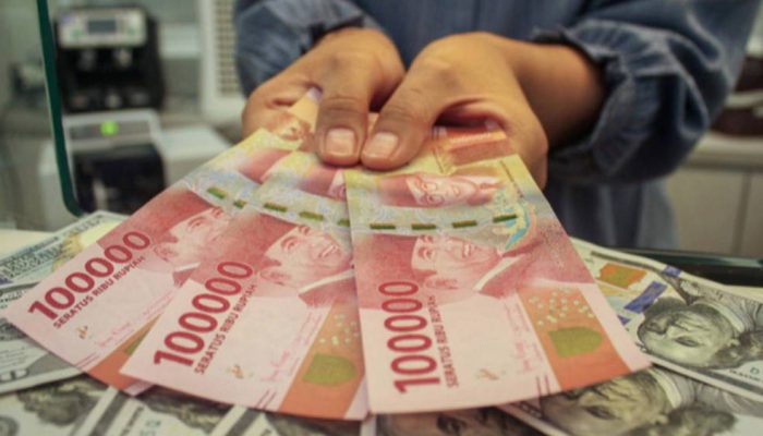 Demo Diwarnai Penjarahan, Rupiah Diprediksi Melemah Hingga 150 Poin, IHSG Turut Terdampak.