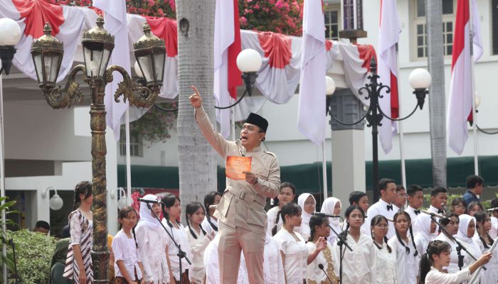 Warga Surabaya Padati Hotel Majapahit, Saksikan Teatrikal Kolosal Perobekan Bendera