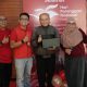 Telkomsel Serahkan Hadiah Mobil pada Momen Hari Pelanggan Nasional di Surabaya