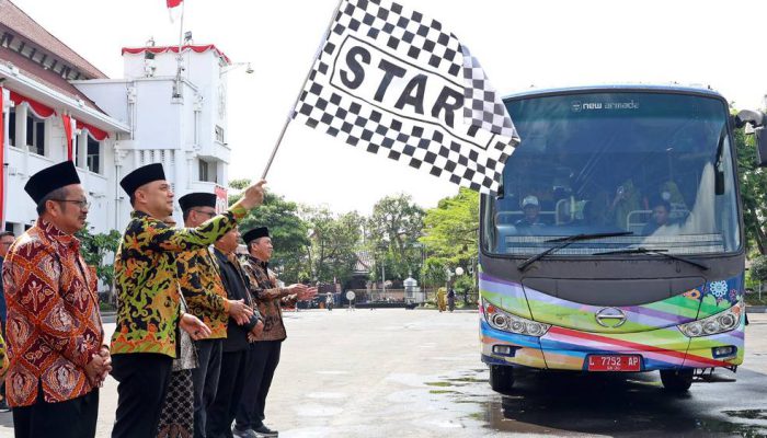 Kafilah Surabaya Optimis Juara Umum MTQ Jatim 2025 di Jember.