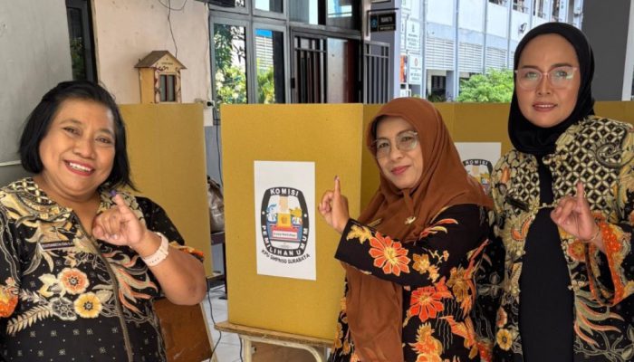 Pemilu Ramah Lingkungan: SMPN 50 Surabaya Wujudkan Demokrasi Tanpa Kertas