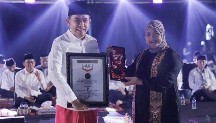 Jember Pecahkan Rekor Dunia dengan Parade Ancak Agung Terbanyak