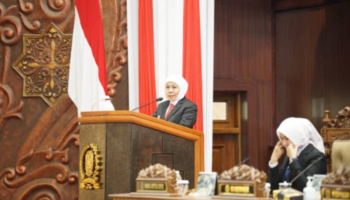 Khofifah Pimpin Doa Bersama di Paripurna DPRD Jatim untuk Korban Musala Ponpes Al-Khoziny Sidoarjo