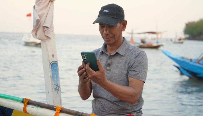 Telkomsel Bangun Jaringan Handal di Teluk Biru Banyuwangi untuk Dukung Aktivitas Nelayan