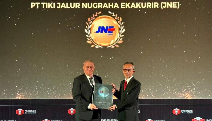 Dedikasi Teruji, JNE Kembali Raih Courier of The Year di Indonesia Logistics Awards 2025