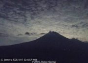 Gunung Semeru Kembali Meletus, Kolom Abu Capai 300 Meter