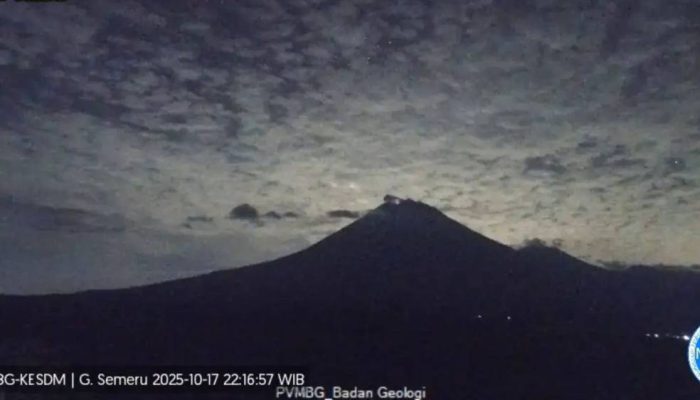 Gunung Semeru Kembali Meletus, Kolom Abu Capai 300 Meter