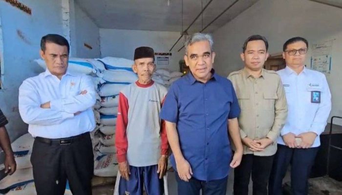 Muzani dan Amran Sulaiman Tinjau Kebijakan Penurunan Harga Pupuk Subsidi