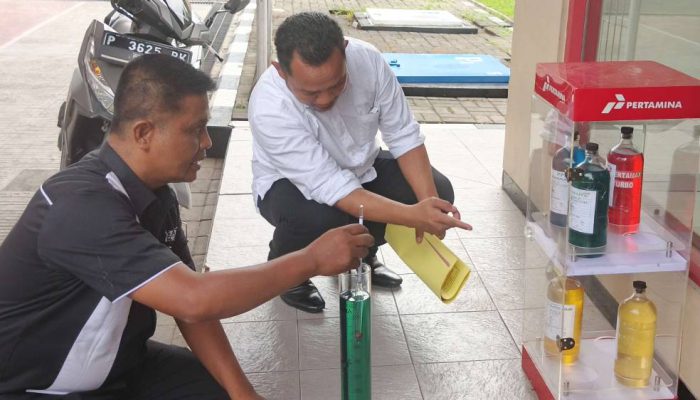 Polres Bondowoso Sidak SPBU, Pastikan Kualitas Pertalite Aman dan Sesuai Standar 