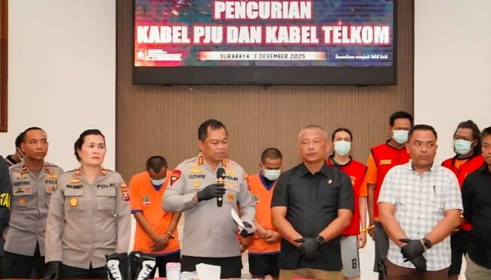 Polrestabes Surabaya Tangkap Delapan Pelaku Pencurian Kabel Telkom dan PJU