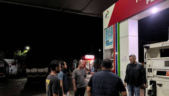 Pertalite Diduga Tercampur Air di SPBU Babat, Satreskrim Polres Lamongan Lakukan Sidak