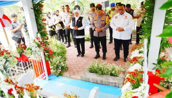 Kapolri Ziarah ke Makam Marsinah, Tegaskan Simbol Perjuangan Buruh