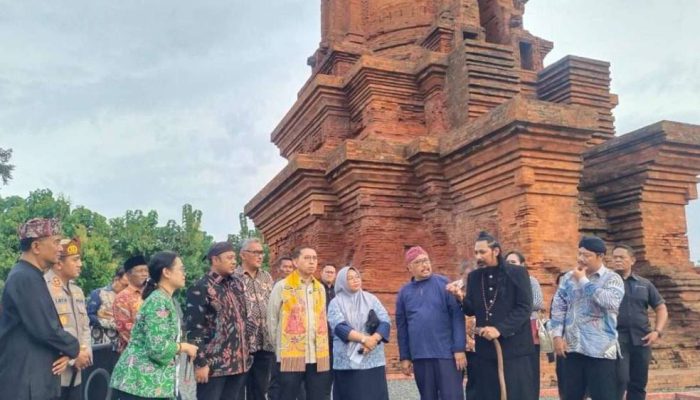 Menbud Fadli Zon Apresiasi Revitalisasi Candi Jabung di Probolinggo