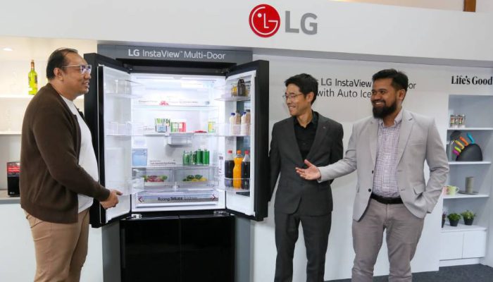 LG Perluas Lini Kulkas Premium Lewat InstaView Multi-Door dengan Auto Ice Maker