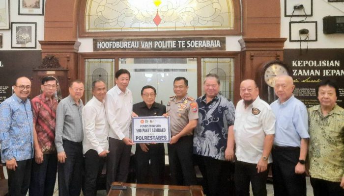 Pengusaha Surabaya Salurkan Ribuan Paket Sembako di Bulan Ramadan