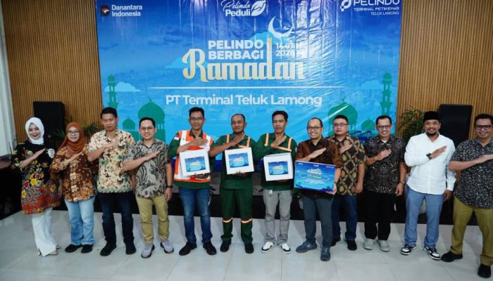 Ramadhan 2026, Terminal Teluk Lamong Bagikan Sembako Gratis dan Takjil untuk Masyarakat