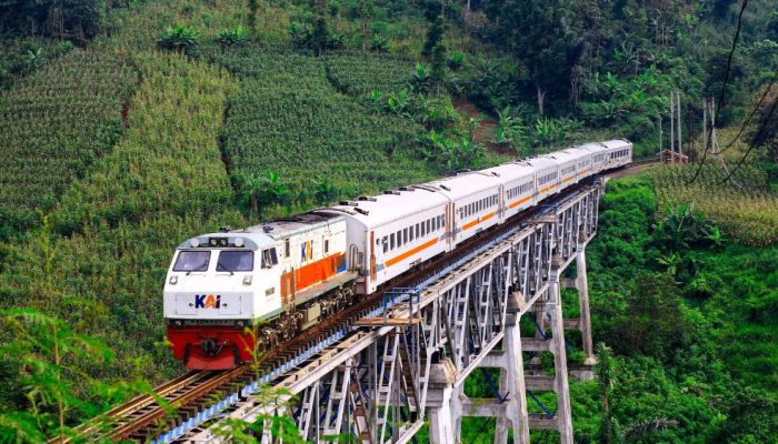 KAI Terapkan Biosolar B40 di Seluruh Lokomotif dan Genset