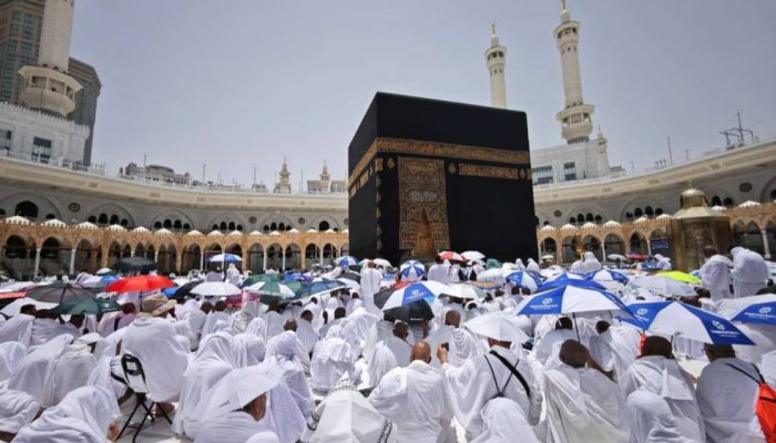 Travel Umrah Keluhkan Kenaikan Tiket Pesawat, Pembatalan Jemaah Tembus 50 Persen