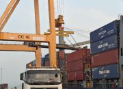 Ekspor Berlanjut, TPS Tangani Pengiriman Locomotive Platform PT INKA ke Australia