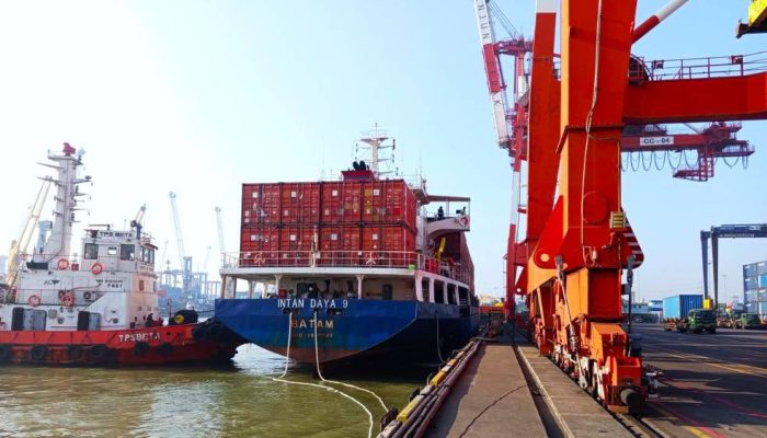 Waktu STS Turun Drastis, Program EAZI Dorong Rekor Arus Petikemas TPK Nilam