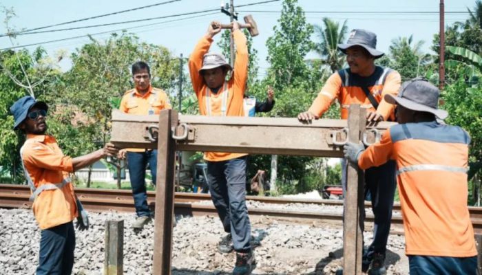 KAI Daop 9 Jember Tutup 11 Perlintasan Liar Jelang Libur Sekolah.