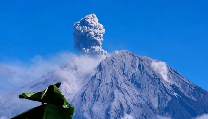 Lima Kali Meletus dalam Sehari, Gunung Semeru Masih Berstatus Siaga