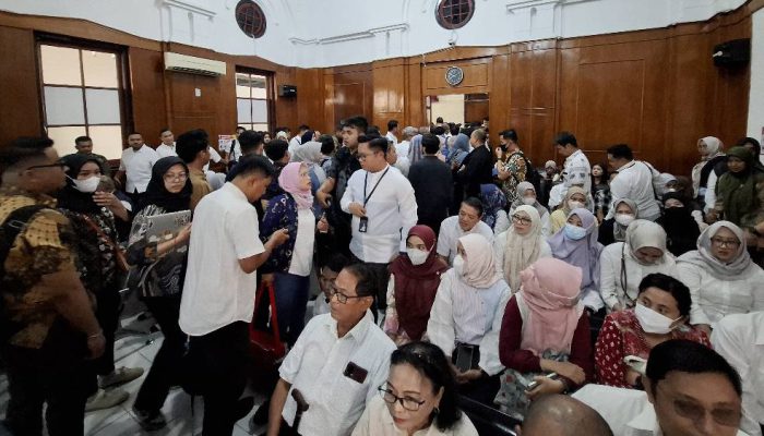 Puluhan Pegawai BUMN Padati PN Surabaya, Kawal Sidang Kasus Dugaan Korupsi Pelindo dan PT APBS