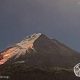 Gunung Merapi Kembali Erupsi, Awan Panas Guguran Meluncur 2 Kilometer ke Arah Barat Daya