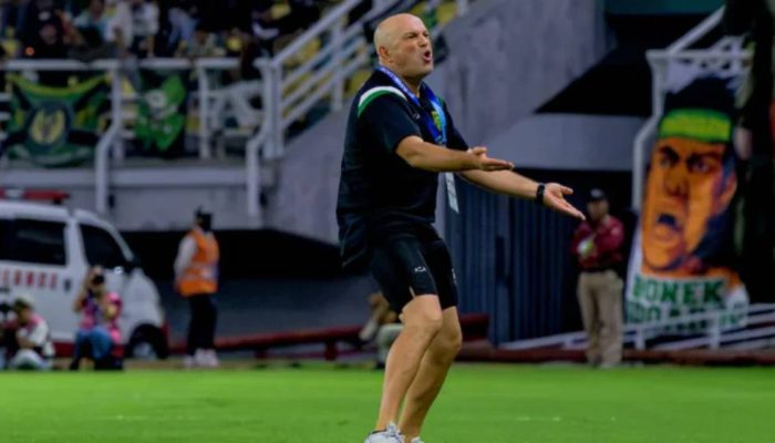Persebaya Gagal Raih Poin Penuh, Bernardo Tavares Kecewa Banyak Peluang Terbuang